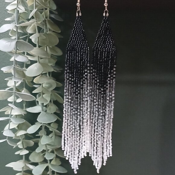 Handmade indigenous beadwork - fringe earrings - Picture 1 of 1